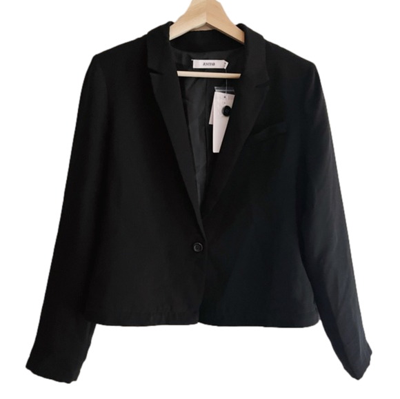JustFab Jackets & Blazers - NWT JustFab Black Blazer